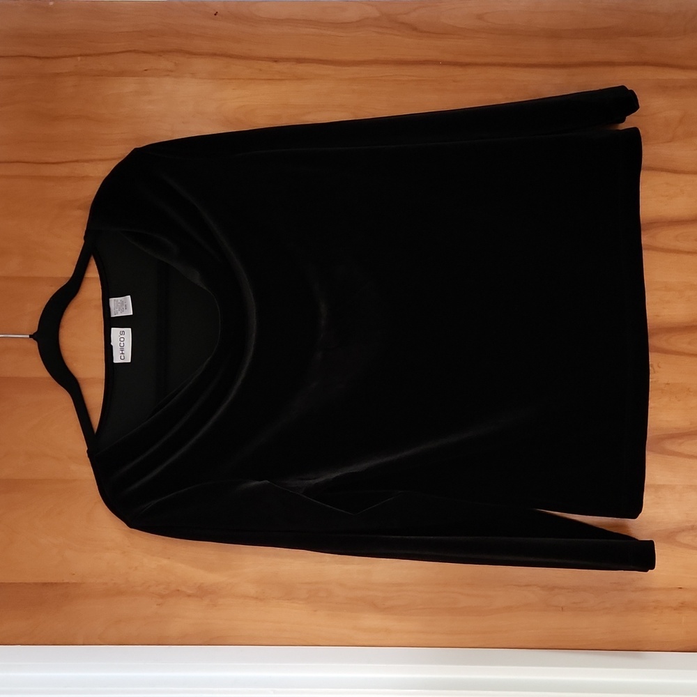 Chico's velvety long sleeve cowl neck top. Size 1/ small